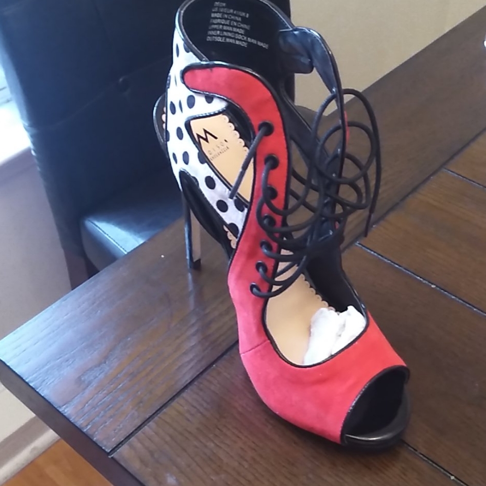Heels - Picture 3 of 6